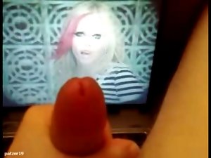 Avril Lavigne Laptop Cum Tribute (Hot)