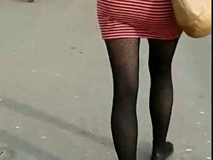 Candid #40 Young woman with wild legs in mini skirt