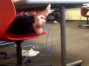 Candid Sizzling teen Feet Soles in College Computer Lab