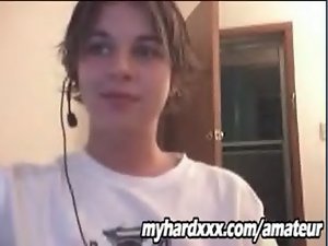 Webcam - saucy teen babe showing twat
