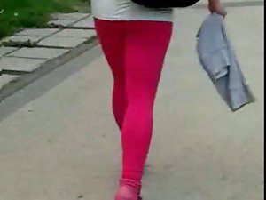 Candid #49 Sexual young lady in pinky leggings