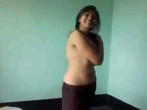 Tempting sensual indian Lass expose her Body infront of CAM