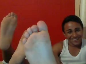 straight lads feet on webcam - piedi maschili