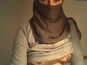 Arab hijab Dirty wife Demonstrates HER SHAVEN PUSSY--AMATEUR HOMEMADE