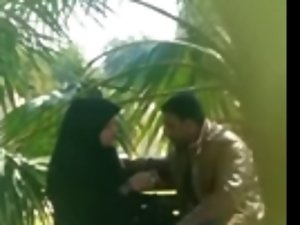 Arabic young woman in public stroking and handjob she accept cum out