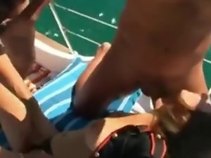 salope baisee sur un bateau