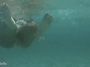 MonellaBella (underwater)