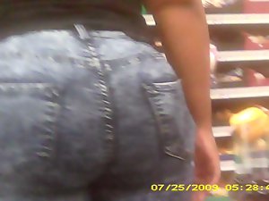 mega lustful ebony bum in jeans(hidden cam)