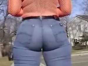 luscious butt on the street