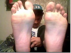 straight fellows feet on webcam - various
