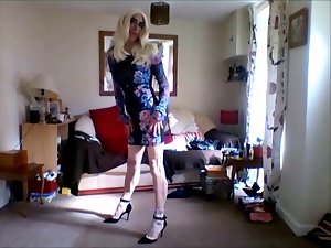 sexual floral bodycon minidress and heels 1