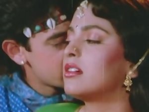 Aamir Khan Gives Juhi A Hickey - Tum Mere Ho - Attractive Kissing Scenes.mp4