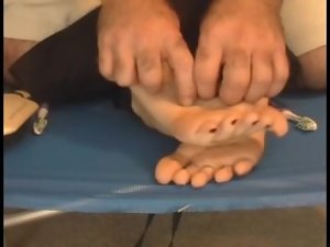 A randy bare sole tickle session