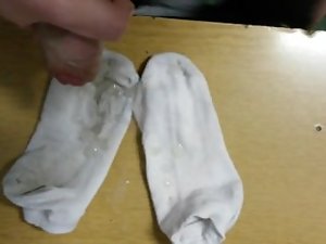 Cum on my girlfriend obscene socks !